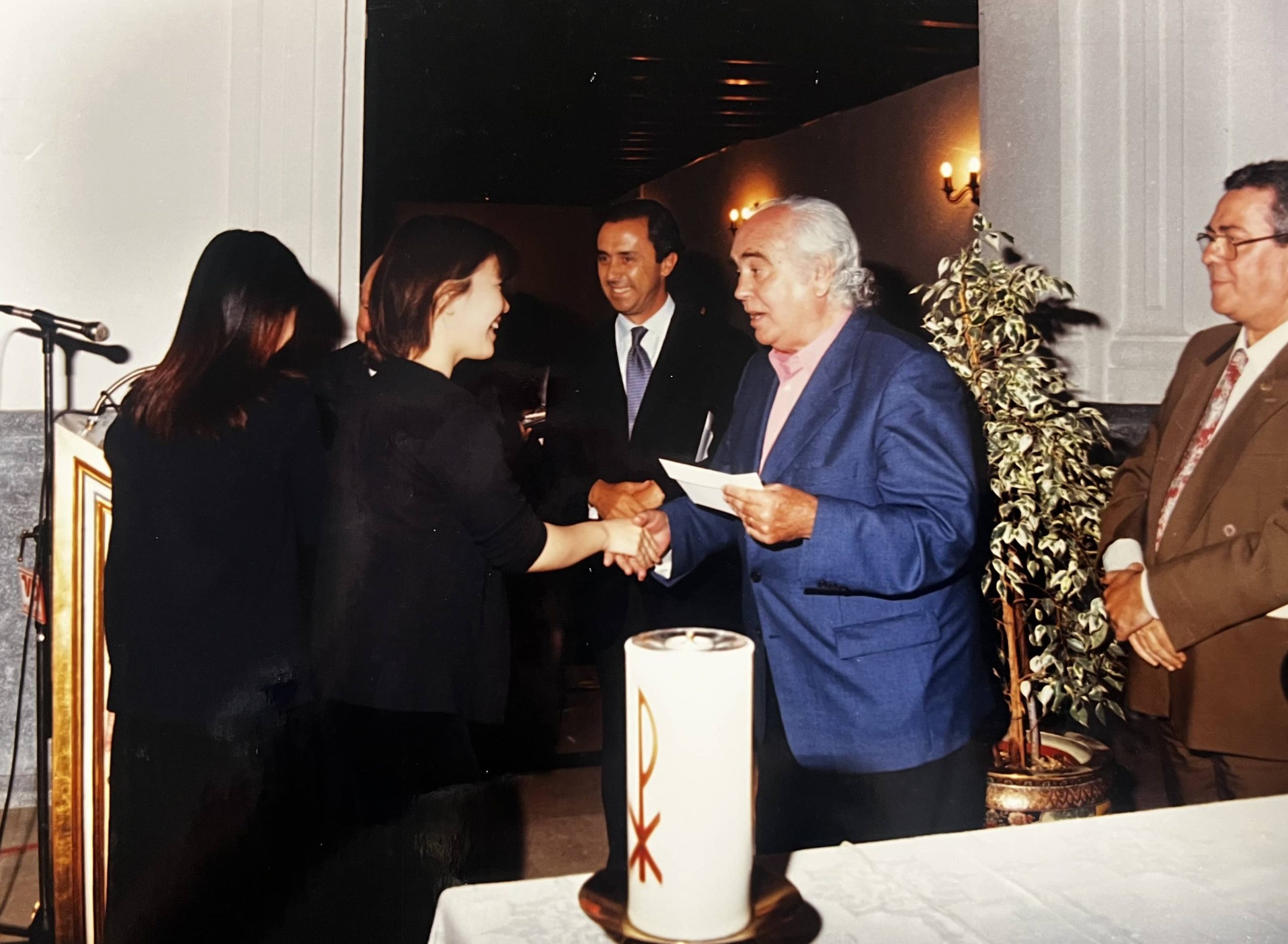 Entrega de premios Dúo Sasaki-Kawamura. Japón. Año 2000.